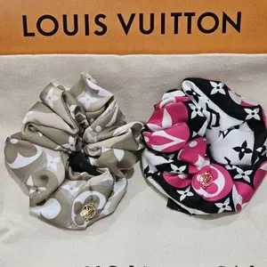 Louis Vuitton | Accessories | Louis Vuitton Scrunchie Hair  display picture 3